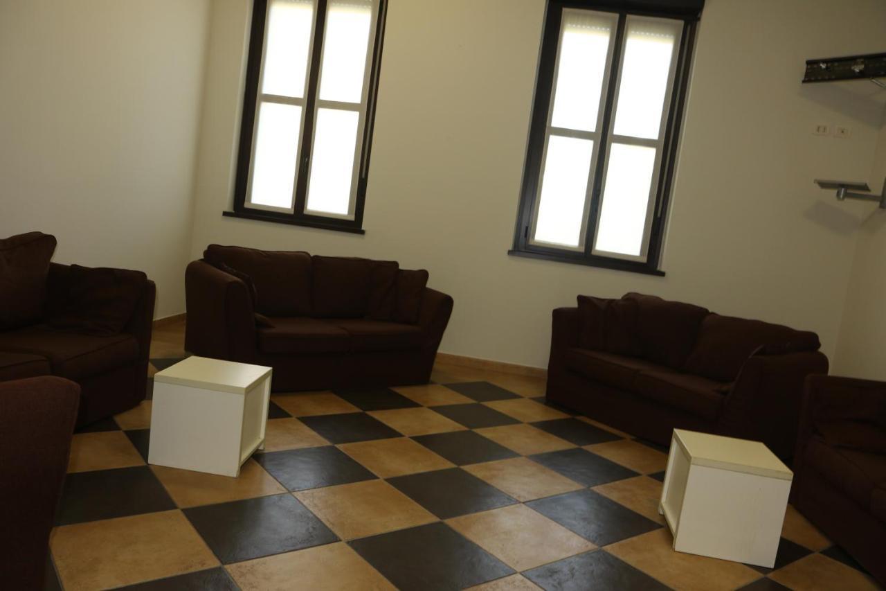 Student'S Hostel Parme Extérieur photo
