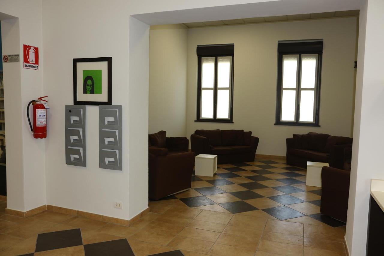 Student'S Hostel Parme Extérieur photo