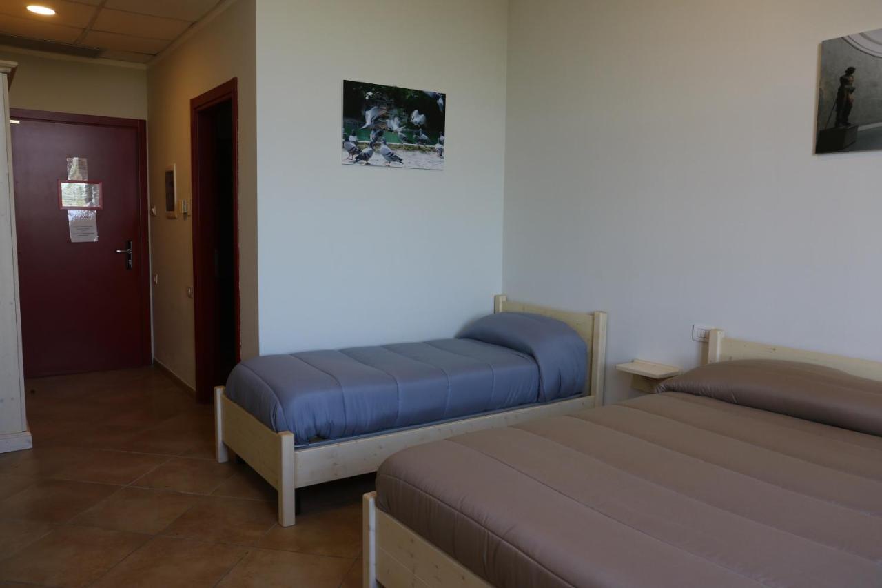 Student'S Hostel Parme Extérieur photo