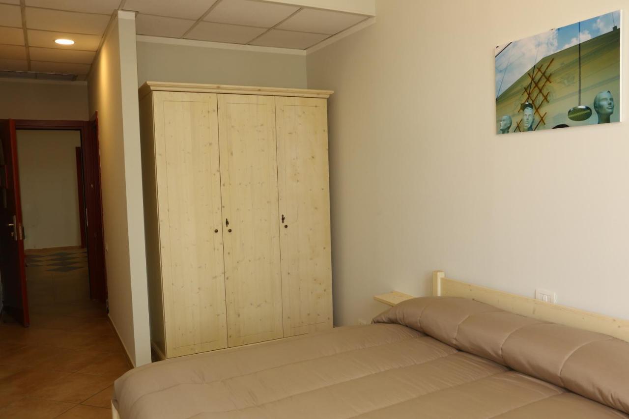 Student'S Hostel Parme Extérieur photo